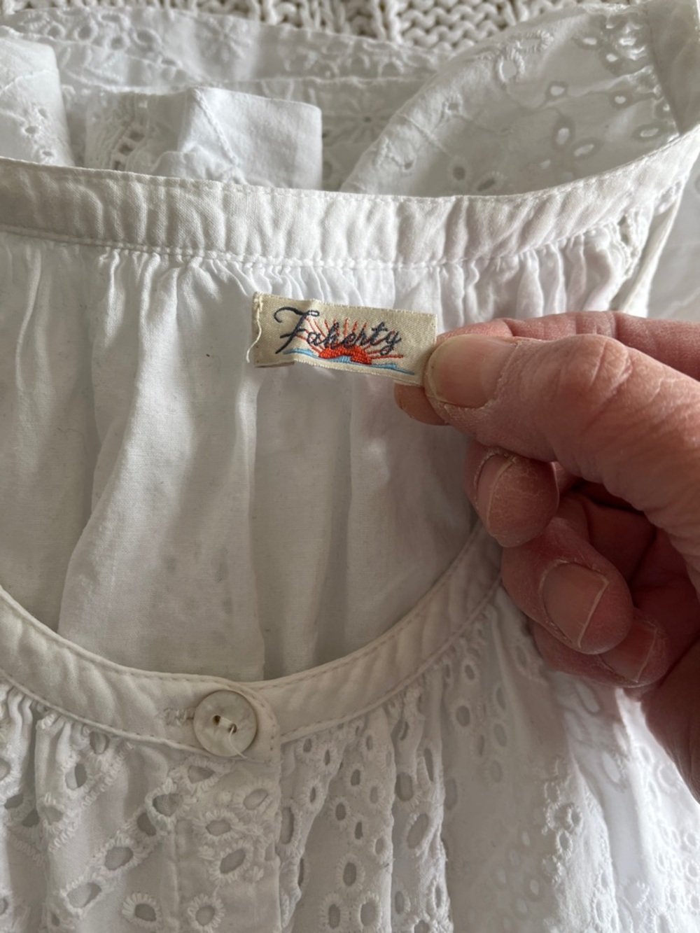 Faherty Carmel Eyelet Organic Cotton Top In White Sz M - Picture 5 of 10